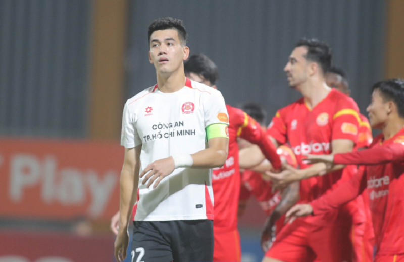 tien-linh-tran-tro-vi-phong-do-ghi-ban-sa-sut